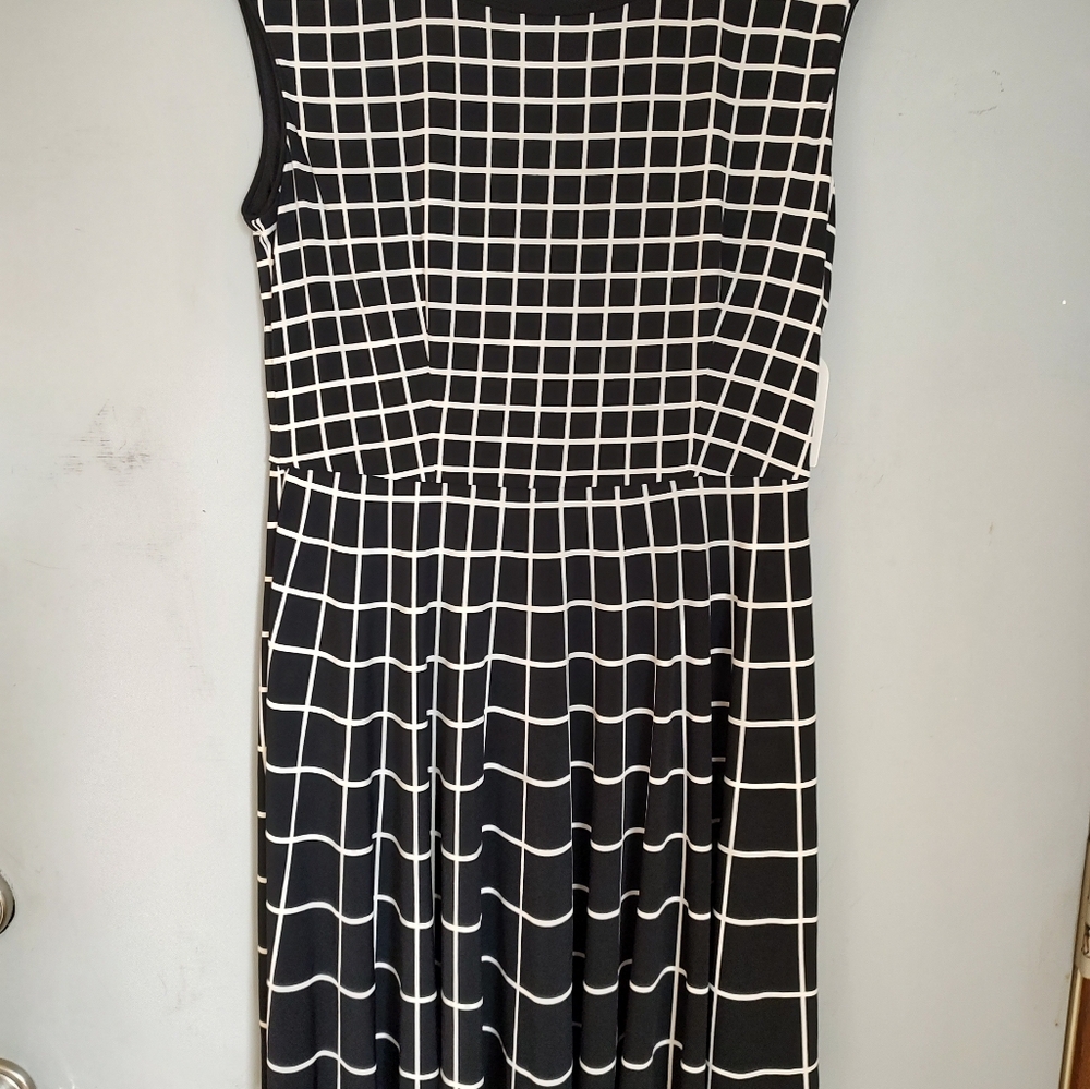 Jessica Simpson Sleeveless Dress